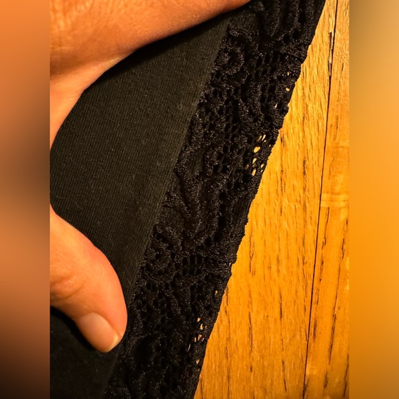 VS Yoga Pants with Lace on sides - Picture 2 of 5